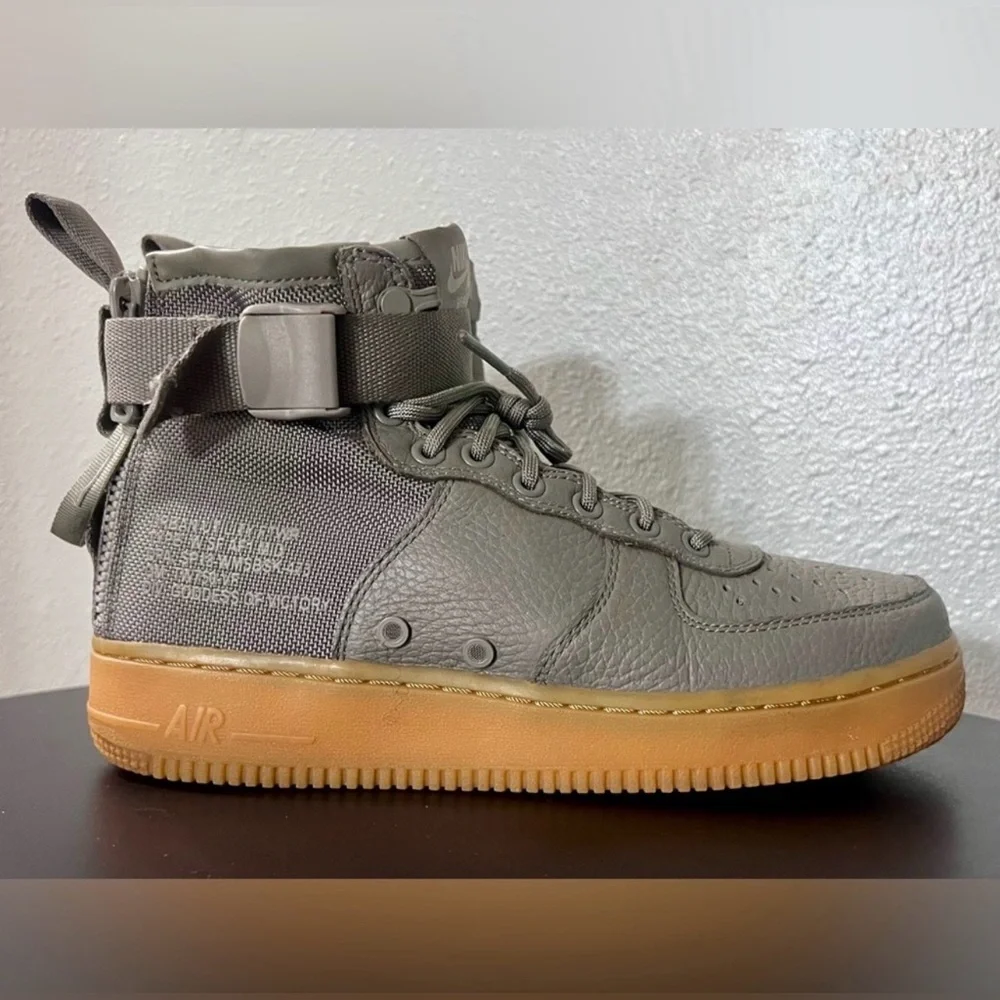 IOB Nike SF Air Force 1 Mid Dark Stucco Sneakers
Shoes Iconic Strap Collectible - Picture 8 of 16